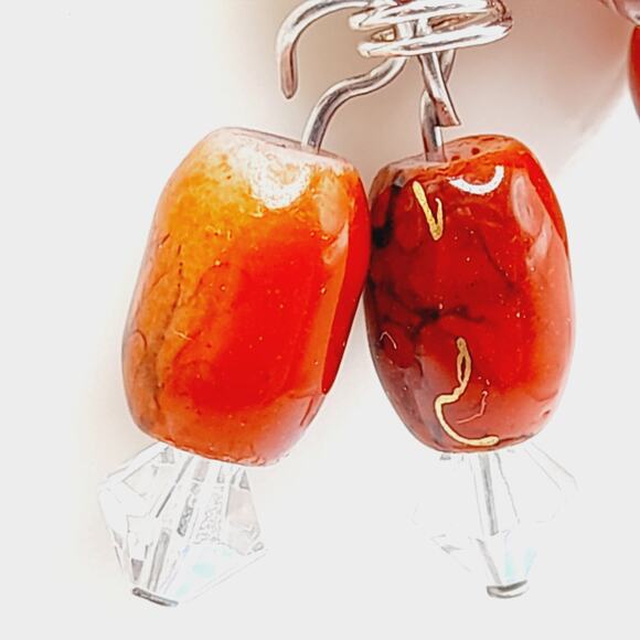 Vintage Asian Bead Memory Wire Bracelet Red Glass Gold Accents Handmade Jewelry - Picture 5 of 10